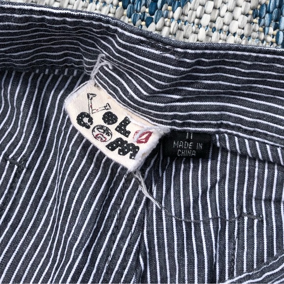 Volcom Striped Shorts - Picture 4 of 8